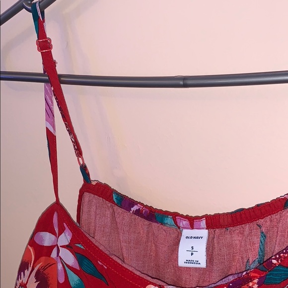 Red floral tank top - Picture 3 of 3